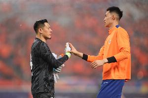 鲁媒:山东泰山门将于金永因为生病缺席客战申花的比赛